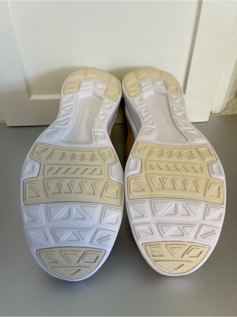 APL TechLoom Slip-On Mesh Sneakers - Brown/Tan/Beige Sz 11 Worn Once